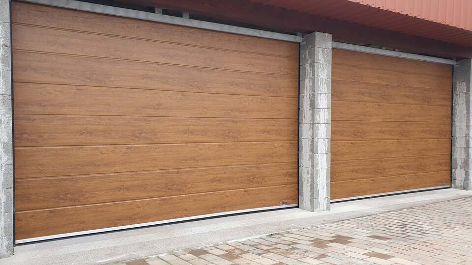 Ușă de Garaj